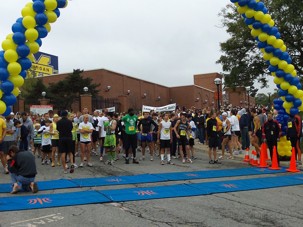 BHGH 2009 0061.jpg - The Big House Big Heat 5 and 10 K race. October 4, 2009 run in Ann Arbor Michigan finishes on the 50 yard line of the University of Michigan stadium.